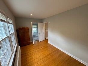 70 Lawrence Ave, Unit 1 in Smithtown, NY - Building Photo - Building Photo