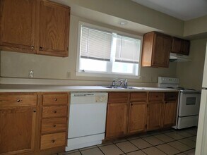 930 Fremont St in Manhattan, KS - Building Photo - Building Photo