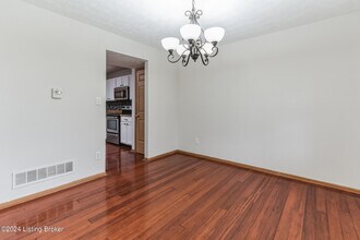 10102 Winding River Way in Louisville, KY - Building Photo - Building Photo