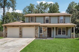 5320 Kelleys Creek Dr in Stone Mountain, GA - Building Photo