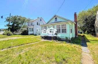 2235 E Ocean View Ave in Norfolk, VA - Building Photo - Building Photo