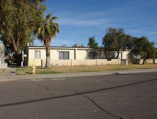 5800 W Claremont St in Glendale, AZ - Building Photo - Building Photo