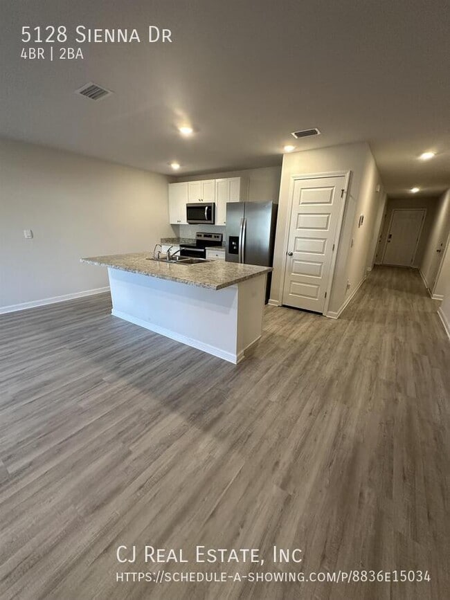 5128 Sienna Dr in Panama City, FL - Building Photo - Building Photo