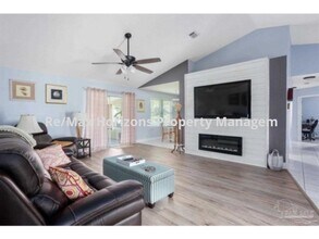 2080 Winners Cir in Gonzalez, FL - Building Photo - Building Photo
