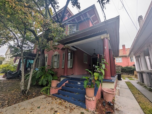 property at 5107 Dryades St