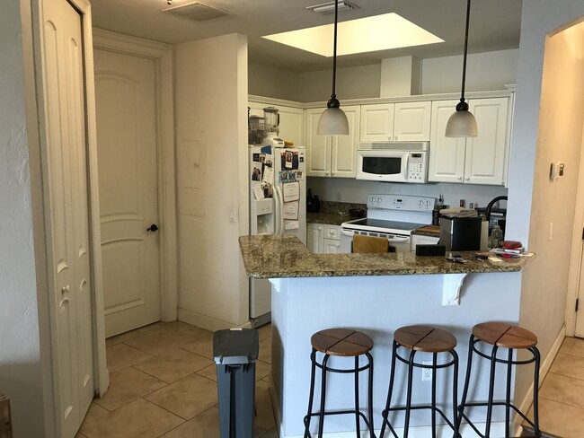 325 NW 14th St in Gainesville, FL - Building Photo - Building Photo