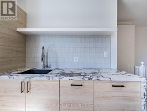 1153 Dundas St W in Toronto, ON - Building Photo - Building Photo