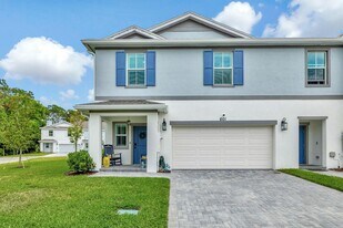 601 Waters Edge Ln in Port St. Lucie, FL - Building Photo