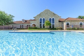 Artiga Apartment Homes in Dallas, TX - Building Photo - Building Photo