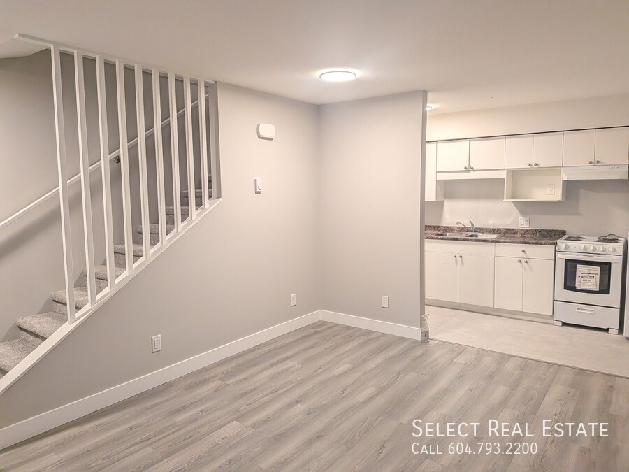 5662 Vedder Rd in Chilliwack, BC - Building Photo