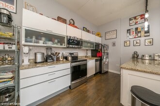 660 W Wayman St, Unit 301B in Chicago, IL - Building Photo - Building Photo