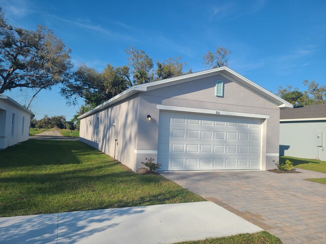 866 Friendship Cir in La Belle, FL - Foto de edificio - Building Photo