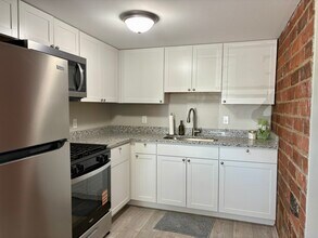 7560 Mentor Ave, Unit 001 in Mentor, OH - Building Photo - Building Photo