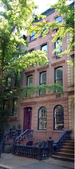 68 Perry St in New York, NY - Building Photo