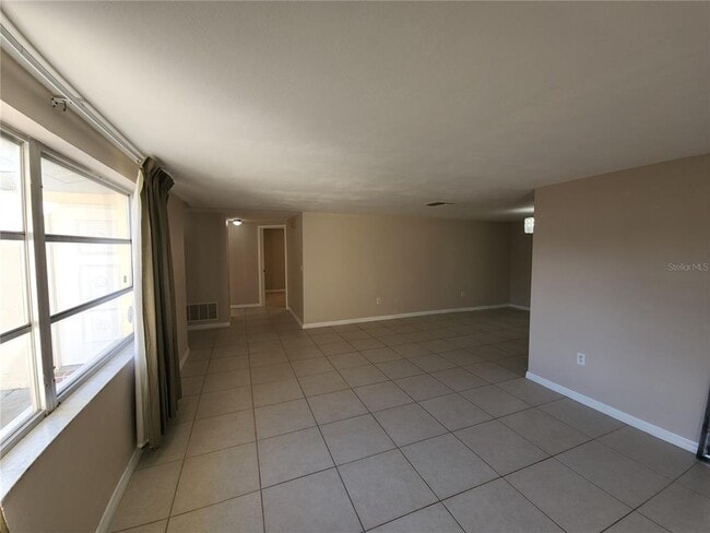 7721 Foxbloom Dr in Port Richey, FL - Building Photo - Building Photo