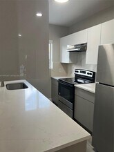 1901 Johnson St in Hollywood, FL - Foto de edificio - Building Photo