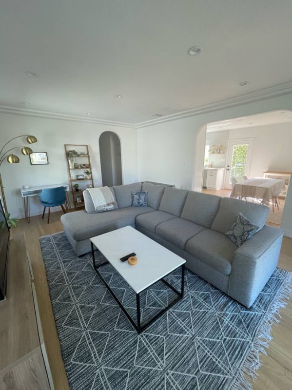 property at 1644 Wellesley Ave