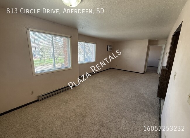property at 1105 N Main St