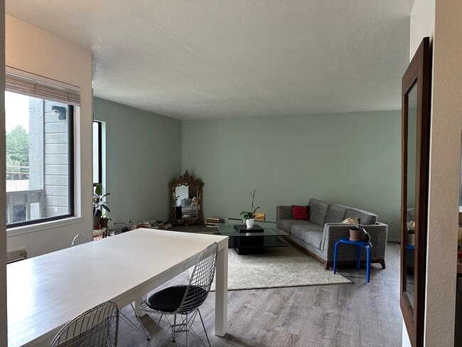 3525 28th St, Unit 204 in Boulder, CO - Building Photo - Building Photo