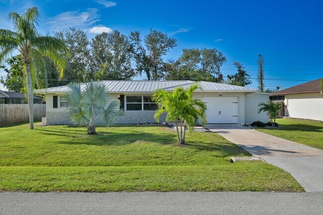 28178 Sunset Dr in Bonita Springs, FL - Foto de edificio - Building Photo