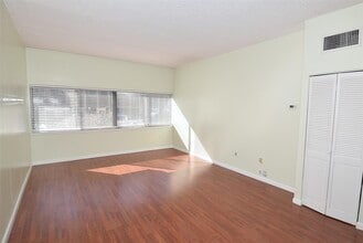142 Main St in Mineola, NY - Building Photo - Building Photo