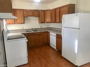 135 N Alaska St-Unit -Apt 5 in Palmer, AK - Building Photo - Building Photo