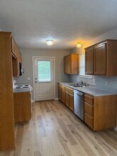 1721 S 10th Ave in Ozark, MO - Foto de edificio - Building Photo