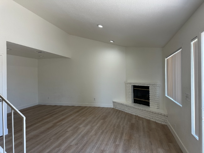 15978 Muni Rd in Apple Valley, CA - Building Photo - Building Photo