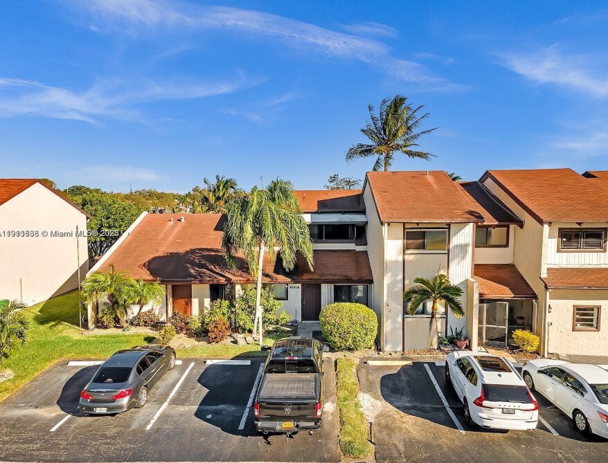 2701 SW 58th Mnr in Fort Lauderdale, FL - Building Photo