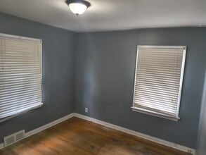7246 Stolle St in St. Louis, MO - Foto de edificio - Building Photo