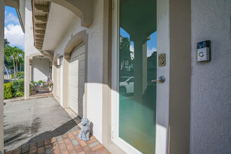 4086 W Palm Aire Dr in Pompano Beach, FL - Foto de edificio - Building Photo