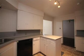 5828 Locke Ave in Fort Worth, TX - Building Photo - Building Photo