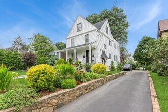 60 Rockdale Ave in New Rochelle, NY - Building Photo - Building Photo
