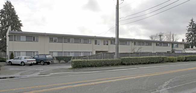 Hipkins Court Apartments in Lakewood, WA - Building Photo - Building Photo