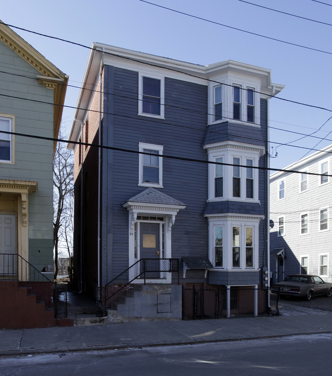 39 Vinton St in Providence, RI - Building Photo - Building Photo