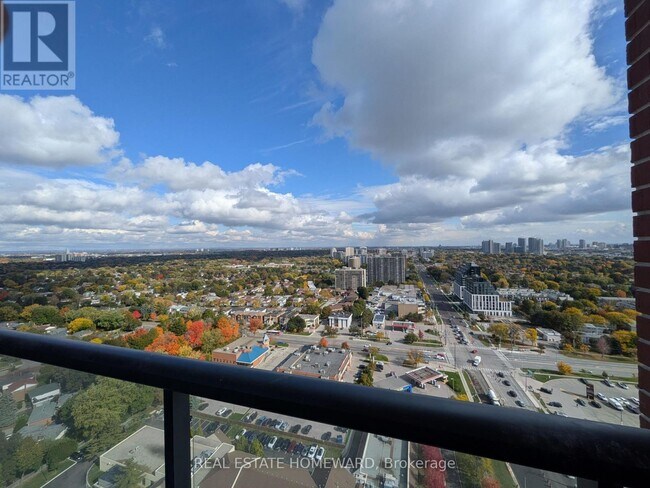 3270 Sheppard Ave E in Toronto, ON - Building Photo - Building Photo