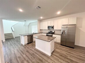 219 Tokalaun Dr in Hutto, TX - Building Photo - Building Photo