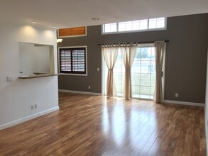 21529 Saticoy St, Unit 210 in West Hills, CA - Building Photo - Building Photo