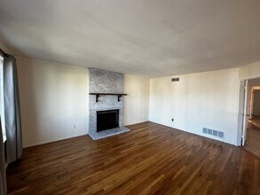 7437 Batista St in San Diego, CA - Building Photo - Building Photo