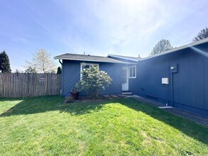 2238 SE 10th St in Gresham, OR - Building Photo - Building Photo