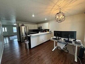 722 Woodridge Dr in Sherman, IL - Foto de edificio - Building Photo