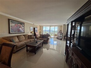 3095 N Course Dr in Pompano Beach, FL - Building Photo - Building Photo