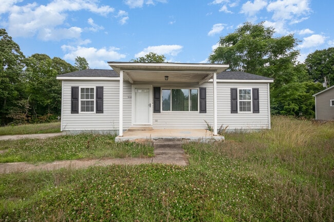 1043 Mountain Crest Dr in Kings Mountain, NC - Building Photo - Building Photo