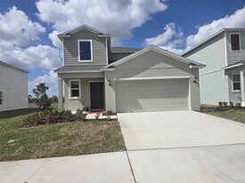 11458 Brae Wy in Dade City, FL - Building Photo