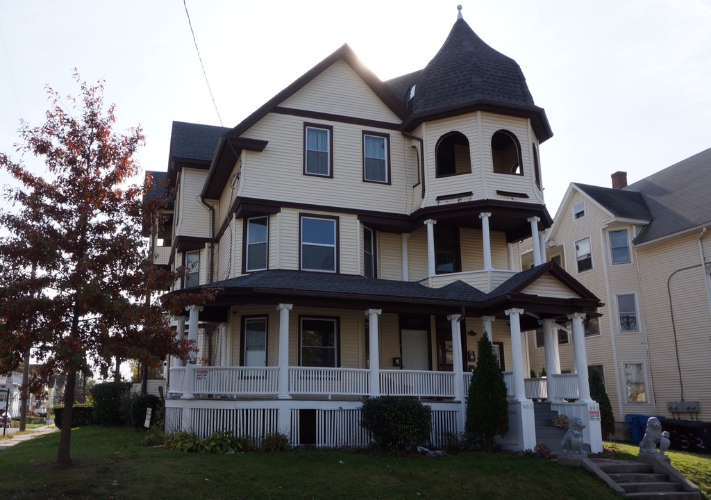 463 Church St in New Britain, CT - Building Photo