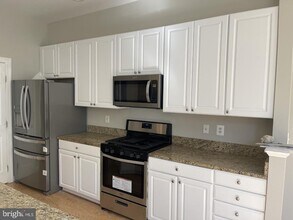 4307 Thomas Brigade Ln in Fairfax, VA - Building Photo - Building Photo