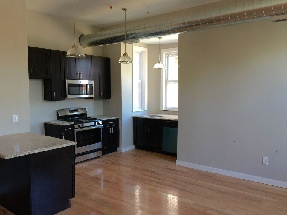 1942 Christian St-Unit -1942-2 in Philadelphia, PA - Building Photo
