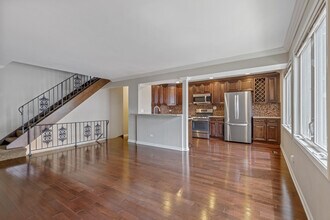 1004 Inverrary Ln in Deerfield, IL - Building Photo - Building Photo