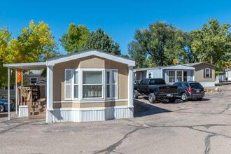Lazy Days Mobile Home Village in Colorado Springs, CO - Foto de edificio - Building Photo