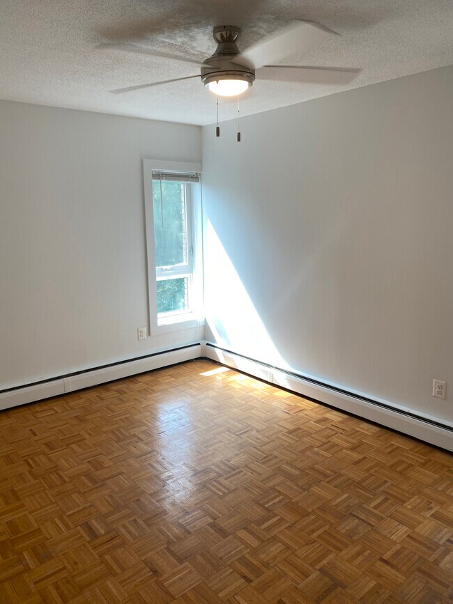 518 Putnam Ave, Unit 12